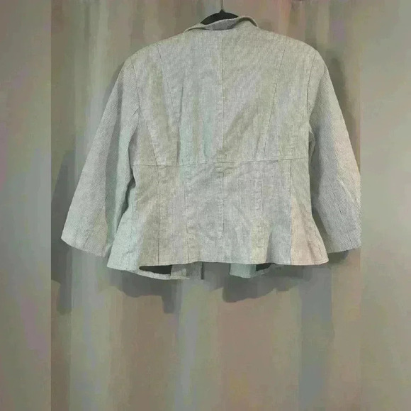 Women’s Striped White Apt. 9 Blazer - Picture 5 of 6